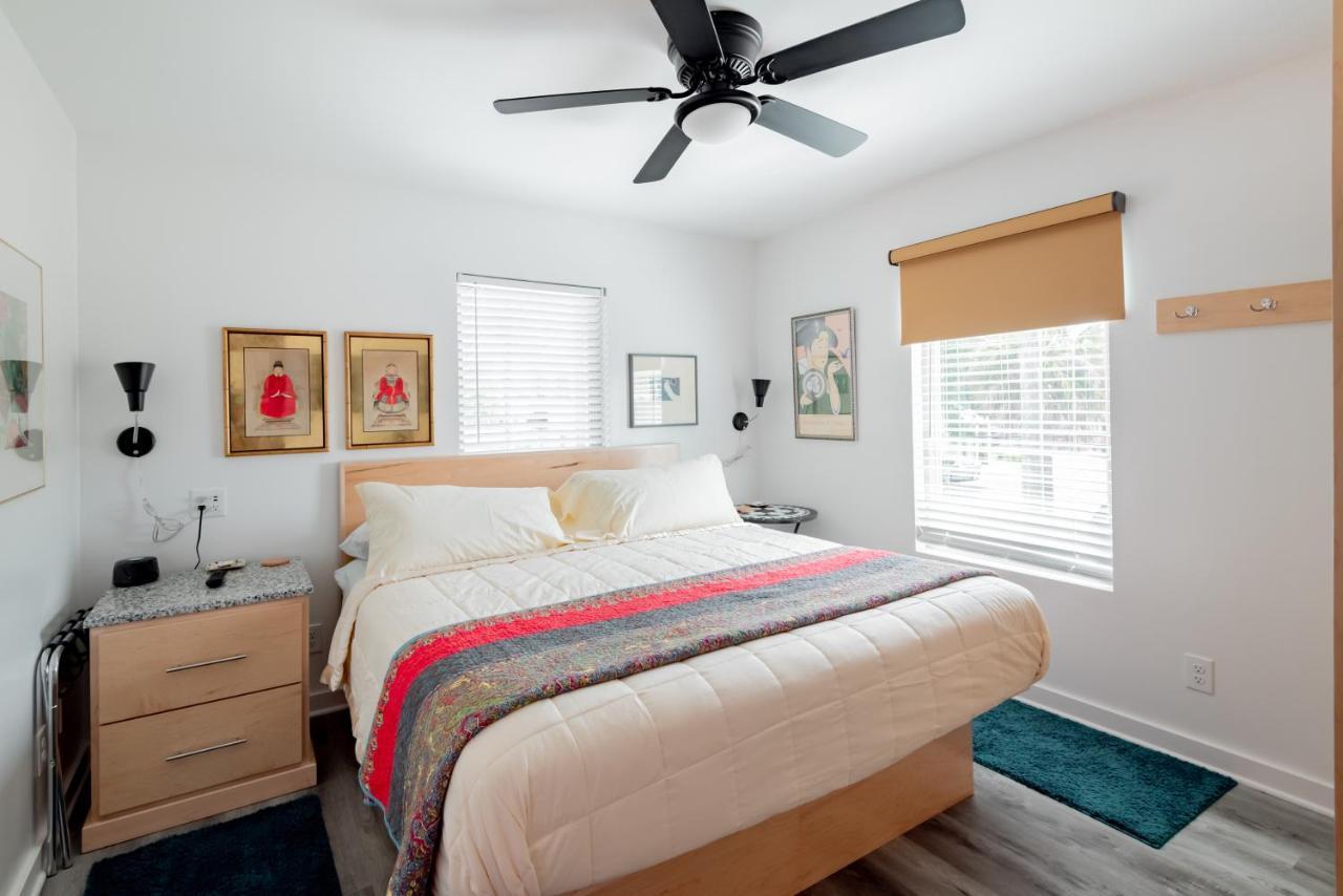 Folly Vacation Perfect Purple Palace Apt A Folly Beach Extérieur photo
